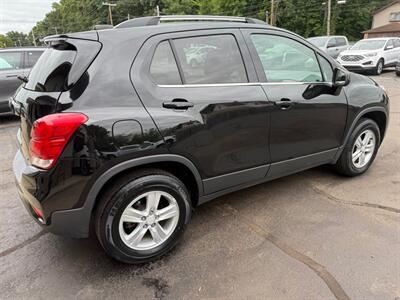 2017 Chevrolet Trax 1LT   - Photo 6 - Elkhart, IN 46514