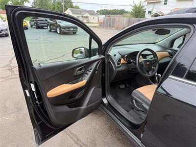 2017 Chevrolet Trax 1LT   - Photo 8 - Elkhart, IN 46514