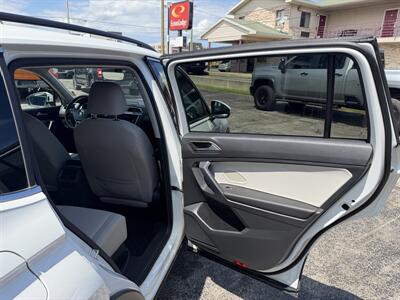 2021 Volkswagen Tiguan SE 4Motion   - Photo 15 - Elkhart, IN 46514