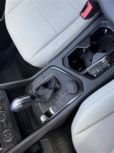 2021 Volkswagen Tiguan SE 4Motion   - Photo 21 - Elkhart, IN 46514