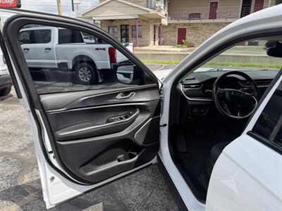 2021 Jeep Grand Cherokee L Laredo   - Photo 11 - Elkhart, IN 46514
