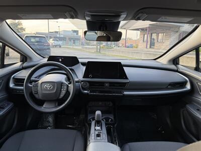 2025 Toyota Prius LE - Photo 17 - Elkhart, IN 46514