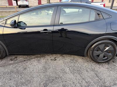 2025 Toyota Prius LE - Photo 4 - Elkhart, IN 46514