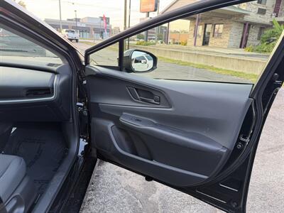 2025 Toyota Prius LE - Photo 18 - Elkhart, IN 46514
