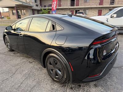 2025 Toyota Prius LE - Photo 5 - Elkhart, IN 46514