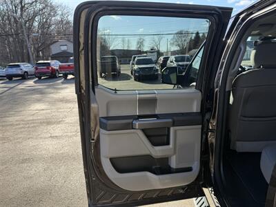 2019 Ford F-150 XLT   - Photo 12 - Elkhart, IN 46514