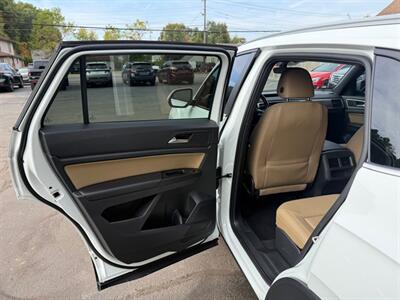 2020 Volkswagen Atlas SE   - Photo 11 - Elkhart, IN 46514