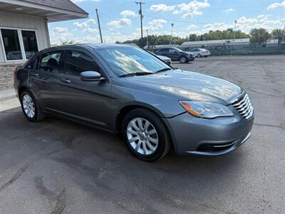 2013 Chrysler 200 TOURING   - Photo 7 - Elkhart, IN 46514