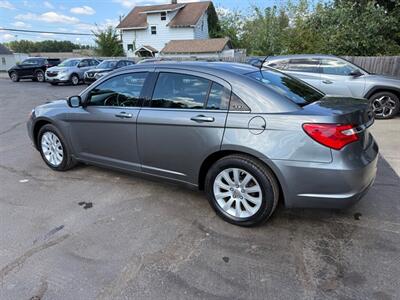 2013 Chrysler 200 TOURING   - Photo 3 - Elkhart, IN 46514