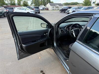 2013 Chrysler 200 TOURING   - Photo 9 - Elkhart, IN 46514