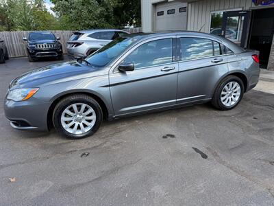 2013 Chrysler 200 TOURING   - Photo 2 - Elkhart, IN 46514