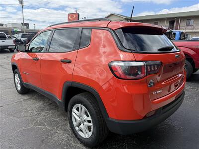 2017 Jeep Compass Sport   - Photo 4 - Elkhart, IN 46514