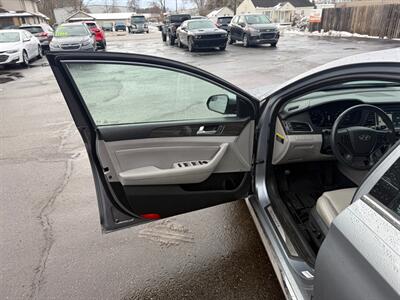 2015 Hyundai SONATA SPORT - Photo 9 - Elkhart, IN 46514