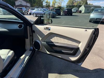 2010 Ford Mustang V6   - Photo 14 - Elkhart, IN 46514