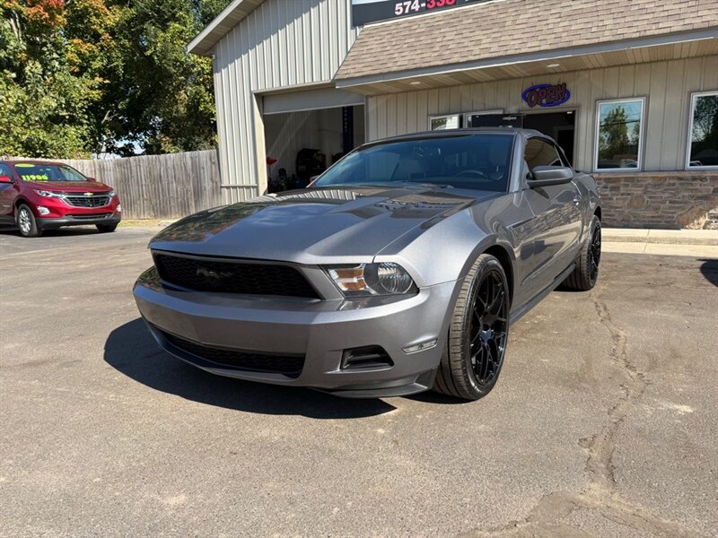 2010 Ford Mustang V6 - Photo 1 - Elkhart, IN 46514