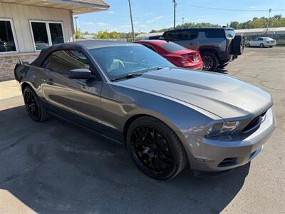 2010 Ford Mustang V6   - Photo 7 - Elkhart, IN 46514