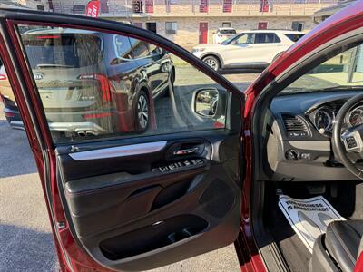 2019 Dodge Grand Caravan GT - Photo 8 - Elkhart, IN 46514