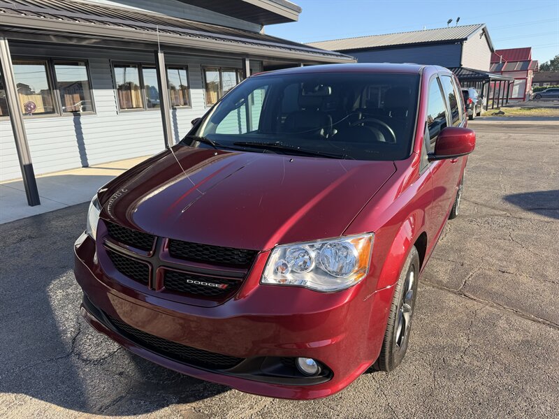 2019 Dodge Grand Caravan GT   - Photo 1 - Elkhart, IN 46514