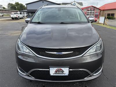 2019 Chrysler Pacifica Limited - Photo 9 - Elkhart, IN 46514