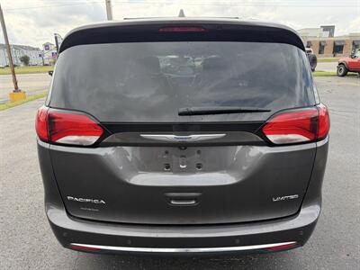 2019 Chrysler Pacifica Limited - Photo 5 - Elkhart, IN 46514
