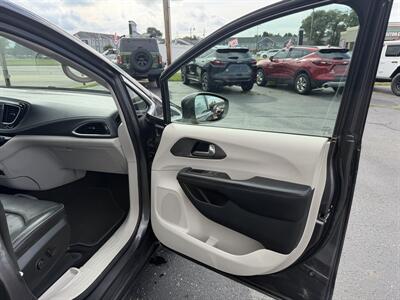 2019 Chrysler Pacifica Limited - Photo 19 - Elkhart, IN 46514