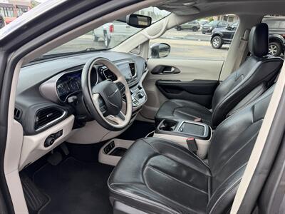 2019 Chrysler Pacifica Limited - Photo 11 - Elkhart, IN 46514