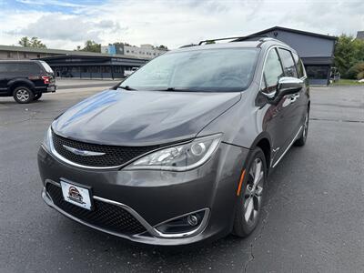 2019 Chrysler Pacifica Limited - Photo 1 - Elkhart, IN 46514