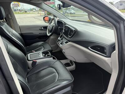 2019 Chrysler Pacifica Limited - Photo 20 - Elkhart, IN 46514