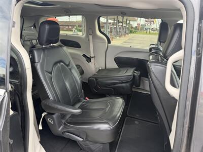 2019 Chrysler Pacifica Limited - Photo 15 - Elkhart, IN 46514