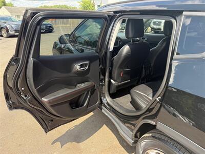 2017 Jeep Compass TRAILHAWK   - Photo 10 - Elkhart, IN 46514
