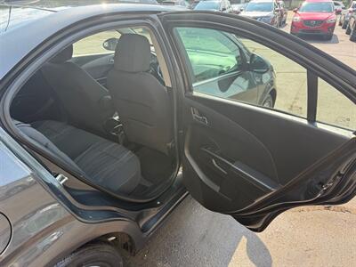 2018 Chevrolet Sonic LT   - Photo 12 - Elkhart, IN 46514