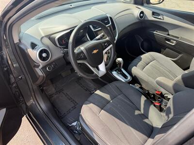 2018 Chevrolet Sonic LT   - Photo 9 - Elkhart, IN 46514