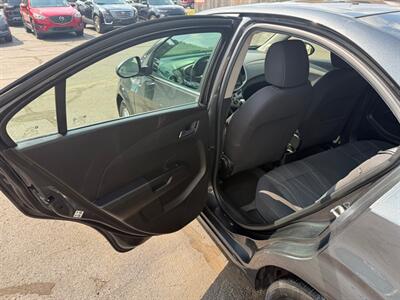 2018 Chevrolet Sonic LT   - Photo 10 - Elkhart, IN 46514