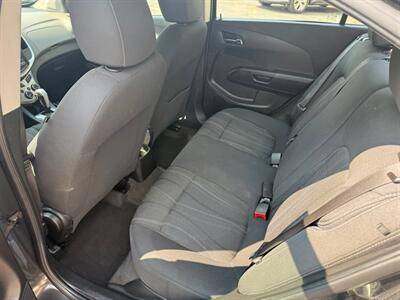 2018 Chevrolet Sonic LT   - Photo 11 - Elkhart, IN 46514