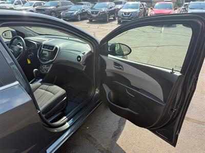 2018 Chevrolet Sonic LT   - Photo 14 - Elkhart, IN 46514