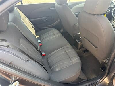 2018 Chevrolet Sonic LT   - Photo 15 - Elkhart, IN 46514