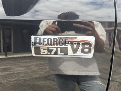 2019 Toyota Tundra SR5   - Photo 9 - Elkhart, IN 46514