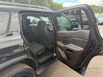 2023 GMC Acadia SLE   - Photo 9 - Elkhart, IN 46514