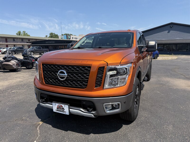 2019 Nissan Titan PRO-4X   - Photo 1 - Elkhart, IN 46514
