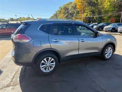 2016 Nissan Rogue S   - Photo 6 - Elkhart, IN 46514