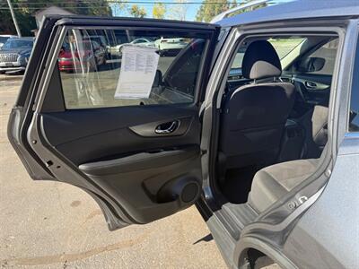 2016 Nissan Rogue S   - Photo 11 - Elkhart, IN 46514