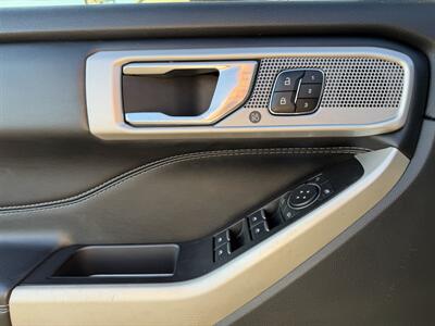 2022 Ford Explorer Limited   - Photo 12 - Elkhart, IN 46514