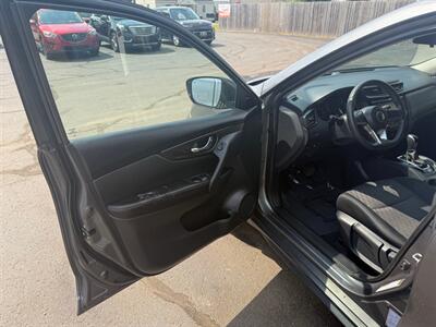 2019 Nissan Rogue S   - Photo 8 - Elkhart, IN 46514