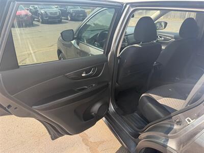 2019 Nissan Rogue S   - Photo 10 - Elkhart, IN 46514