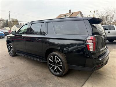 2021 Chevrolet Suburban 1500 RST   - Photo 3 - Elkhart, IN 46514