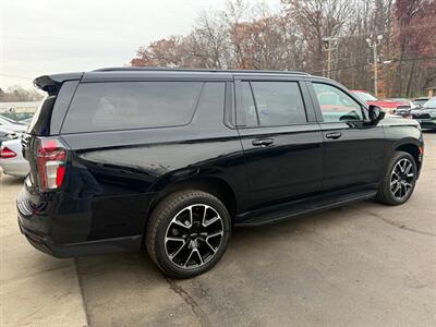 2021 Chevrolet Suburban 1500 RST   - Photo 6 - Elkhart, IN 46514