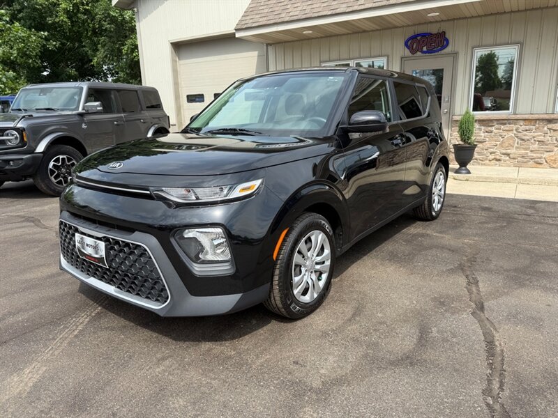 2020 Kia Soul LX - Photo 1 - Elkhart, IN 46514