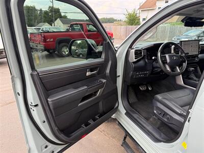 2022 Toyota Tundra CREWMAX SR   - Photo 8 - Elkhart, IN 46514