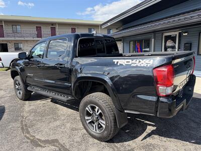 2016 Toyota Tacoma TRD Sport   - Photo 5 - Elkhart, IN 46514