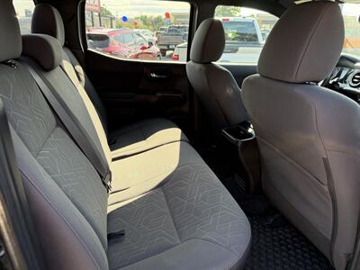 2016 Toyota Tacoma TRD Sport   - Photo 15 - Elkhart, IN 46514